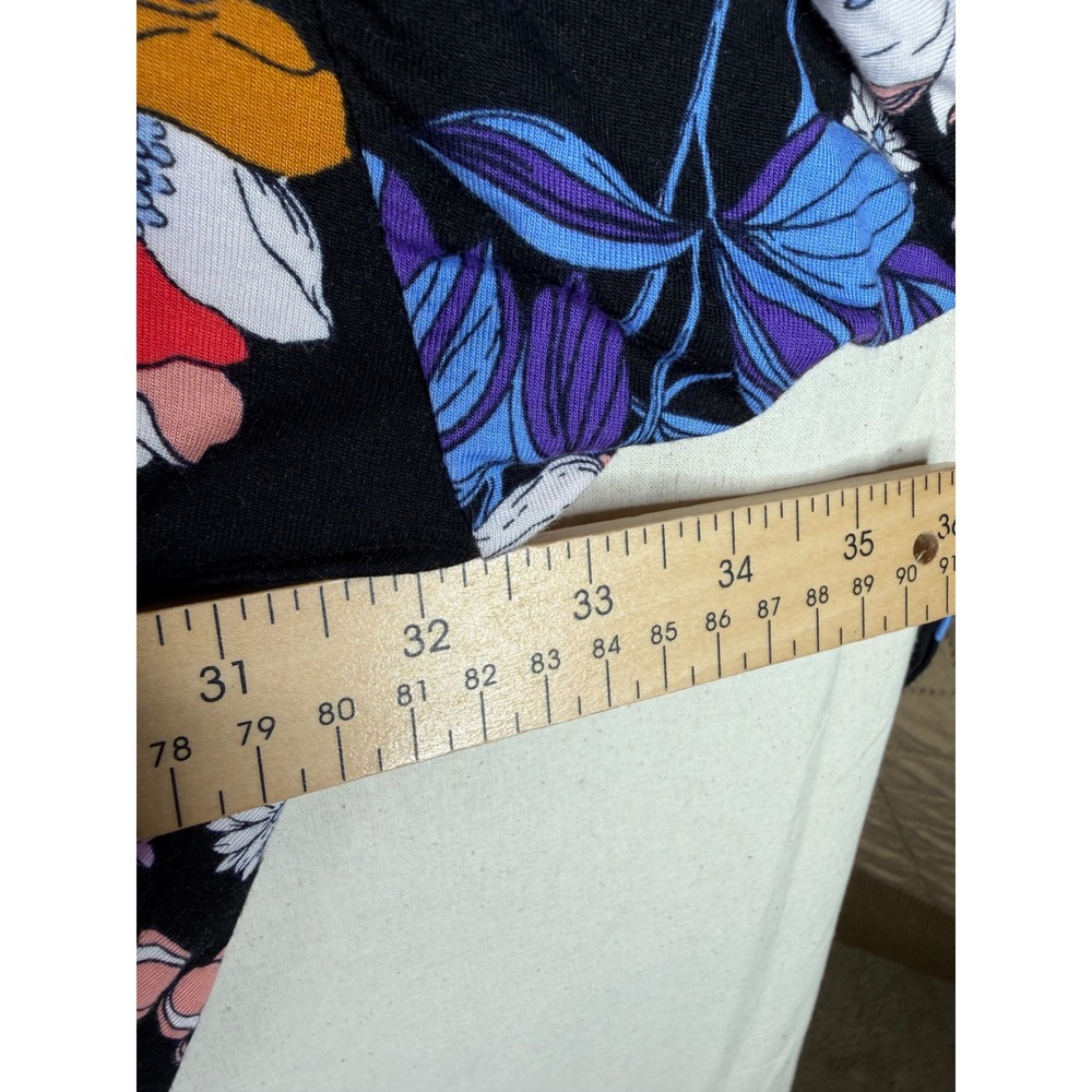 Free People Size Medium Top Shirt Black Floral Keepin On T-Shirt Boho Cropped - Picture 6 of 8